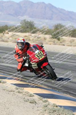 media/Dec-04-2025-Racers Edge (Thu) [[5ebc9f124d]]/3-B Group/3-Session 2 (Turn 7 Inside)/